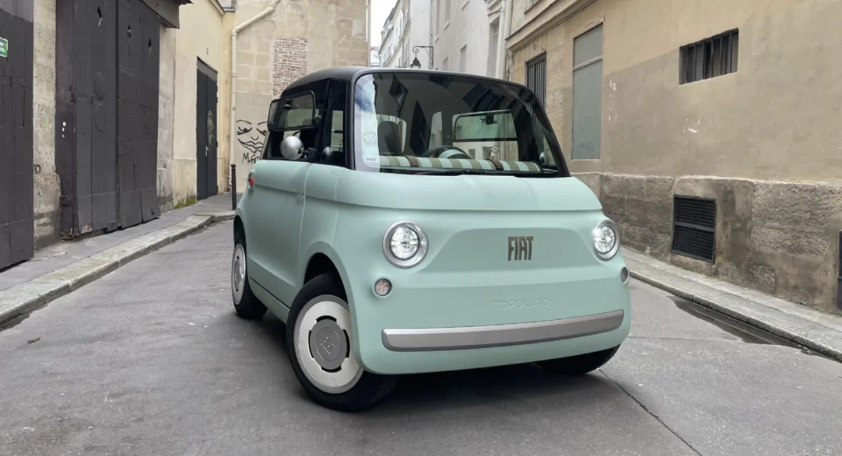 La Fiat Topolino se faufile facilement dans les petites rues