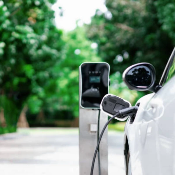 Une borne de recharge de voiture électrique